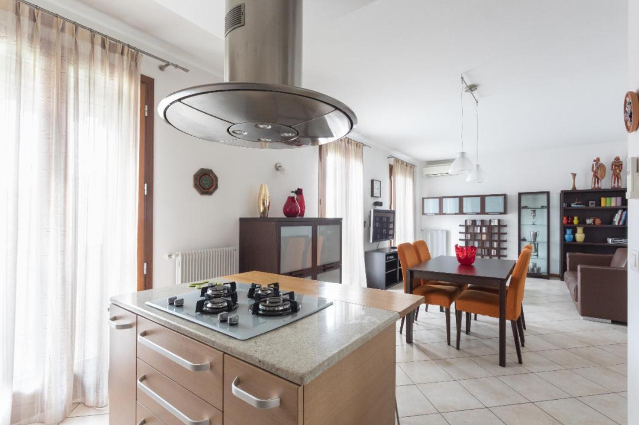 Sunrise Venice Apartment *